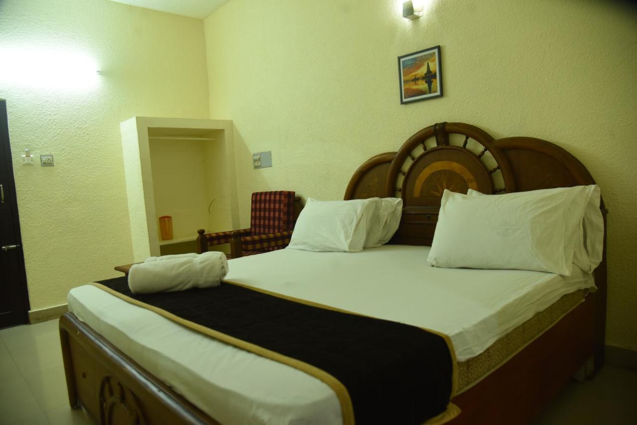 Hotel Raja Palace カンニヤークマリ エクステリア 写真