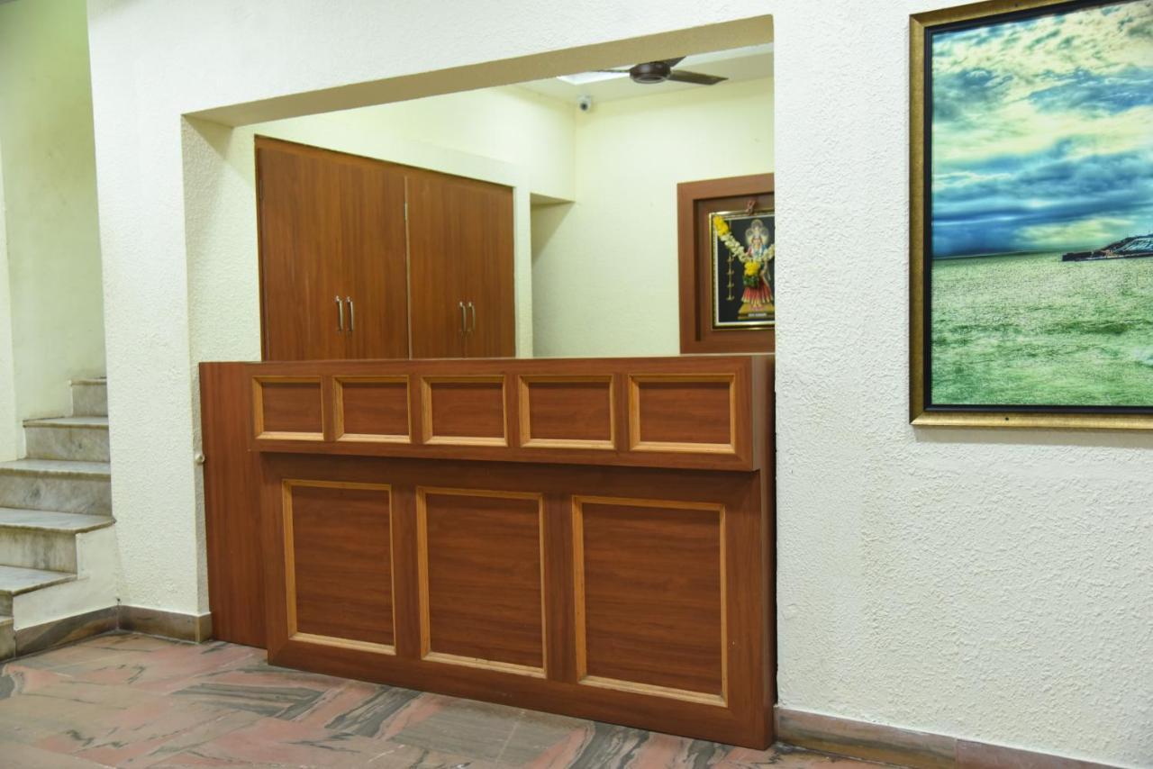 Hotel Raja Palace カンニヤークマリ エクステリア 写真